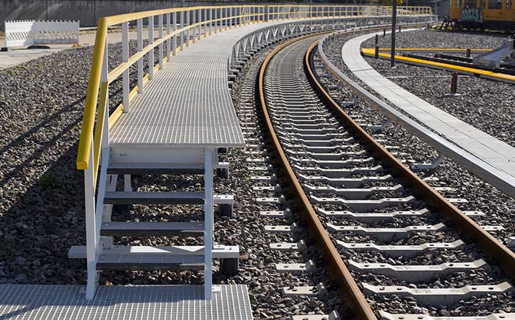 GFK-Analgen in der Bahninfrastruktur. Korrosionsfrei und wartungsarm.