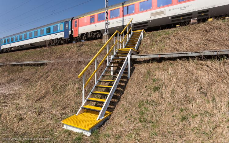 GFK Hangtreppen und Böschungstreppen am Bahndamm