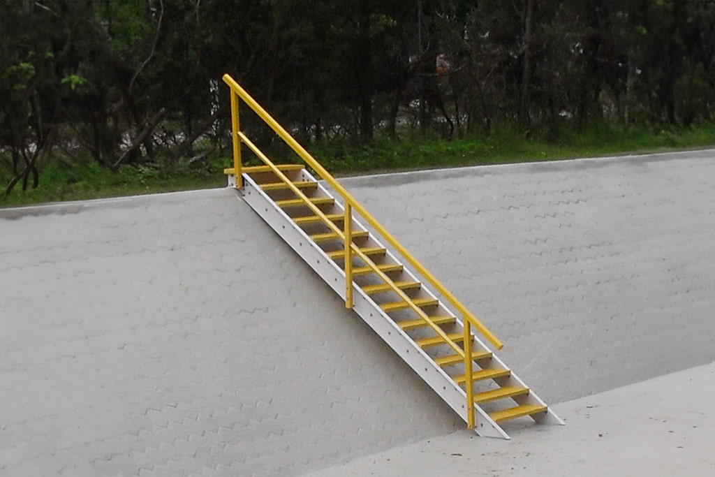 GRP embankment stairs – non-slip stairs for sewage treatment plants and outdoor areas