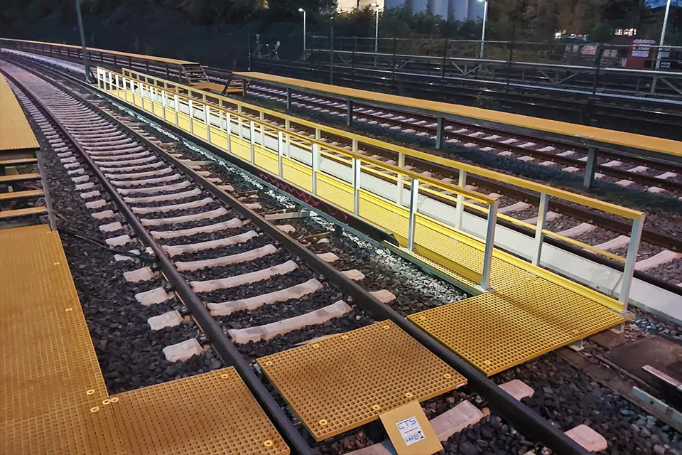 Podesty TWS do wsiadania i wysiadania